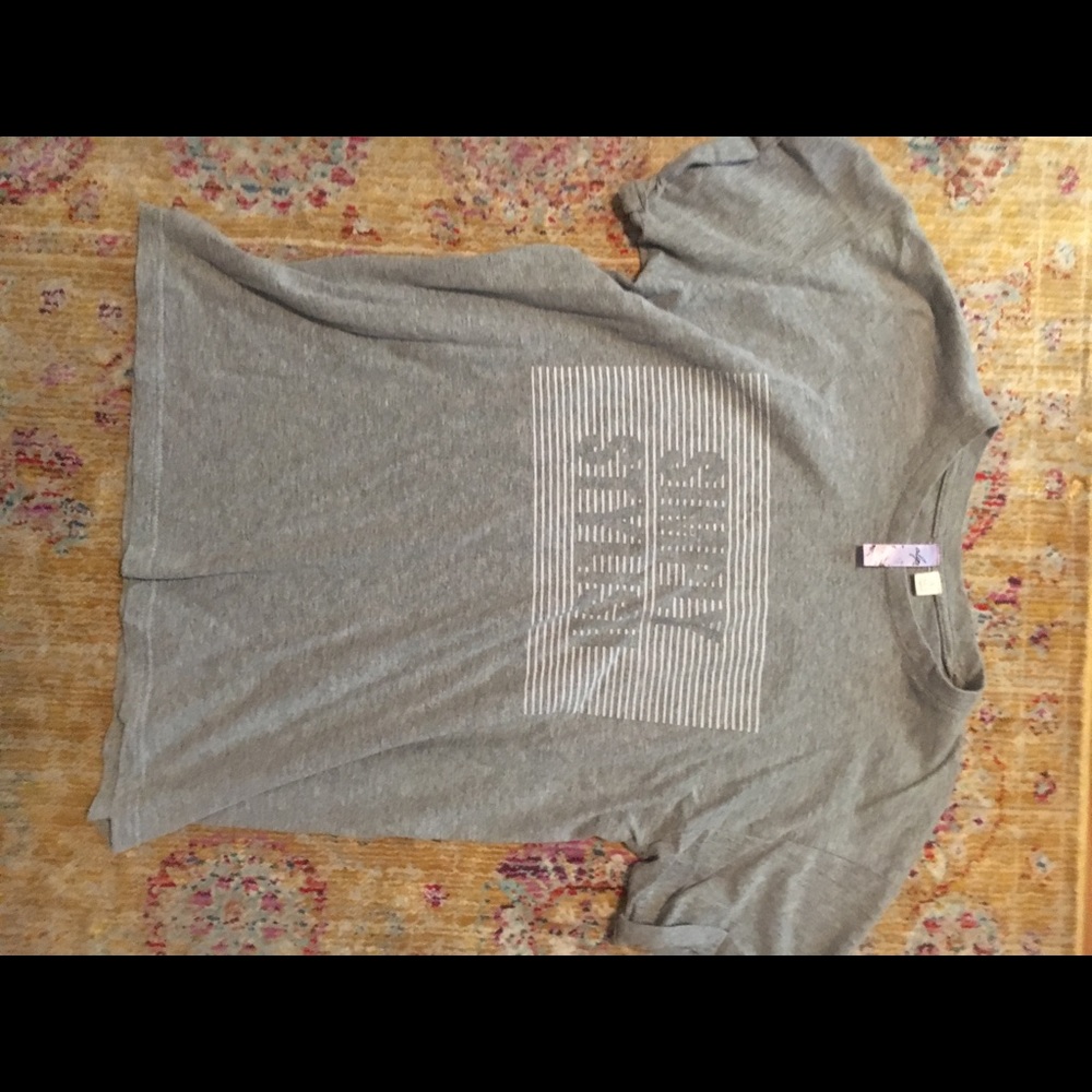 Gray tee